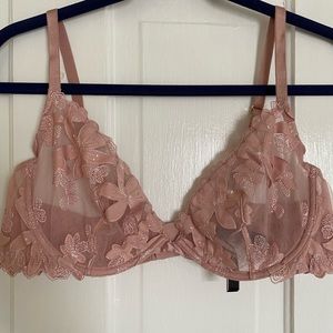 VS NWOT Balconette Bra